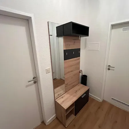 Smaragdgruen Lägenhet *